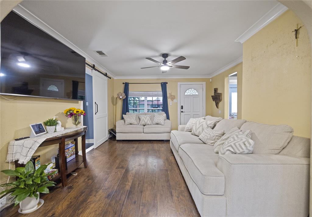 2204 Anita Drive