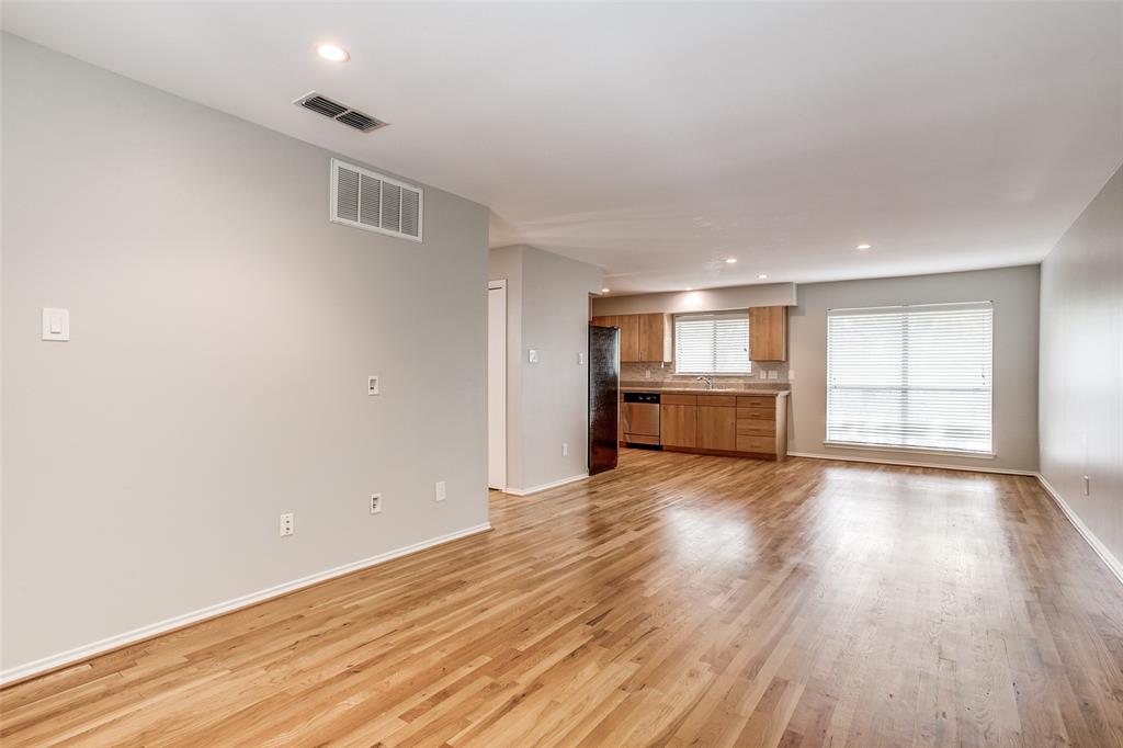 4616 W Lovers Lane