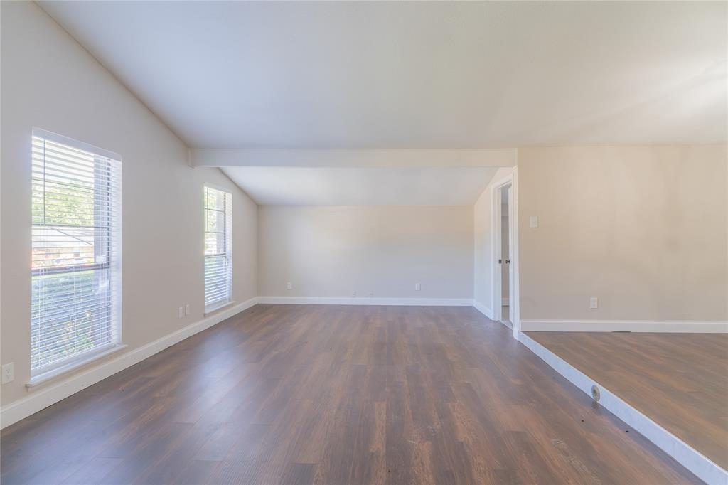 Oaks 04 - Residential Lease