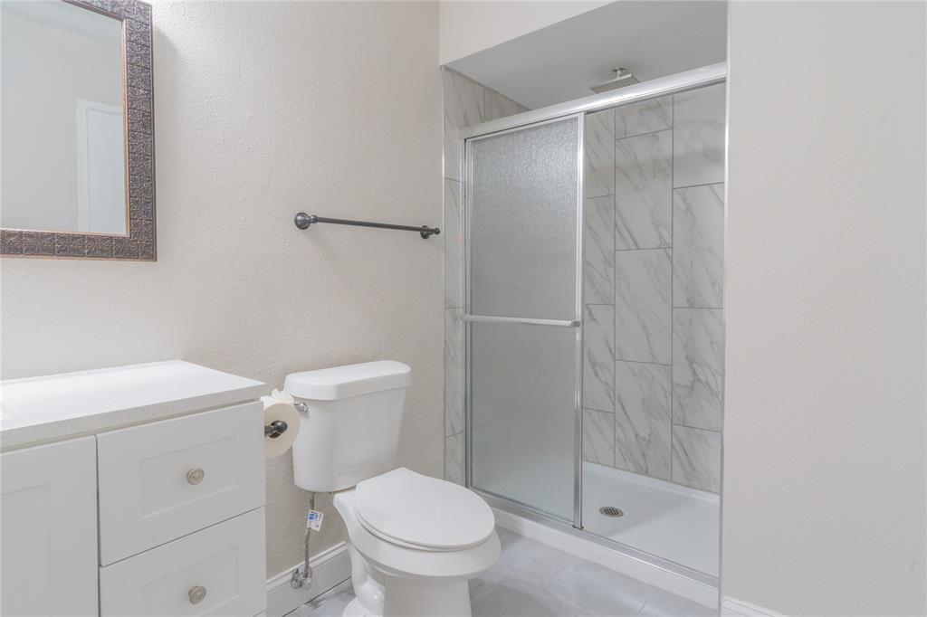 Oaks 04 - Residential Lease