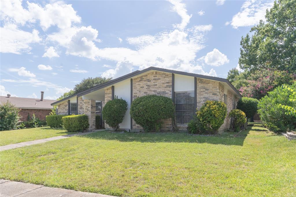 Oaks 04 - Residential Lease