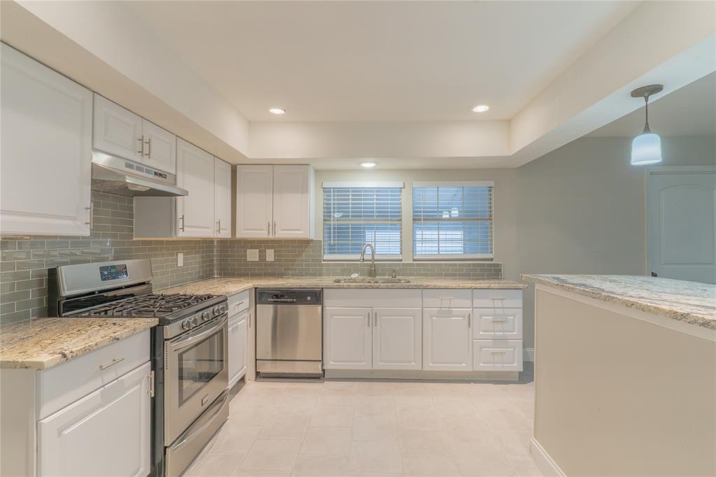 Oaks 04 - Residential Lease