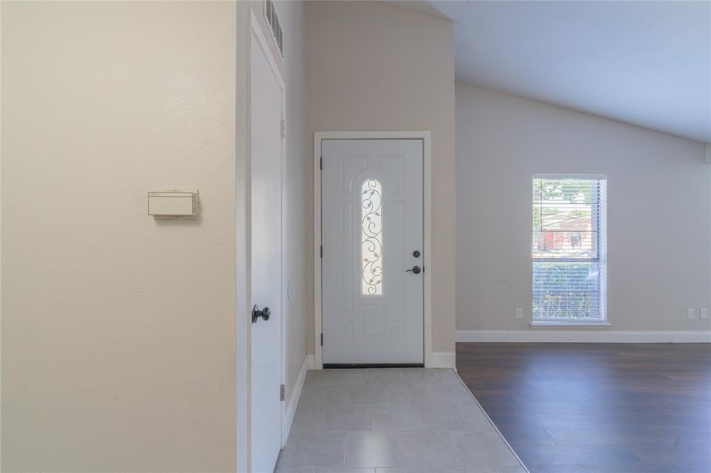 Oaks 04 - Residential Lease