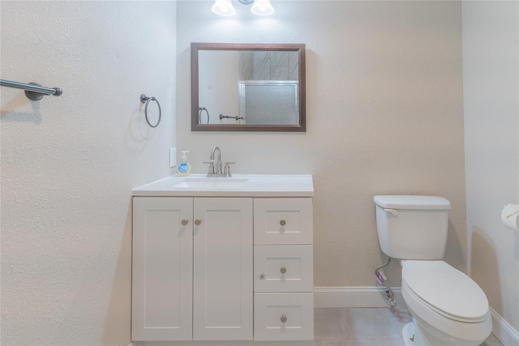 Oaks 04 - Residential Lease