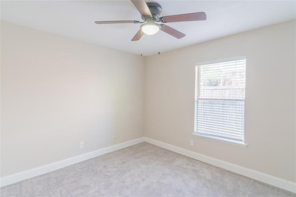 Oaks 04 - Residential Lease