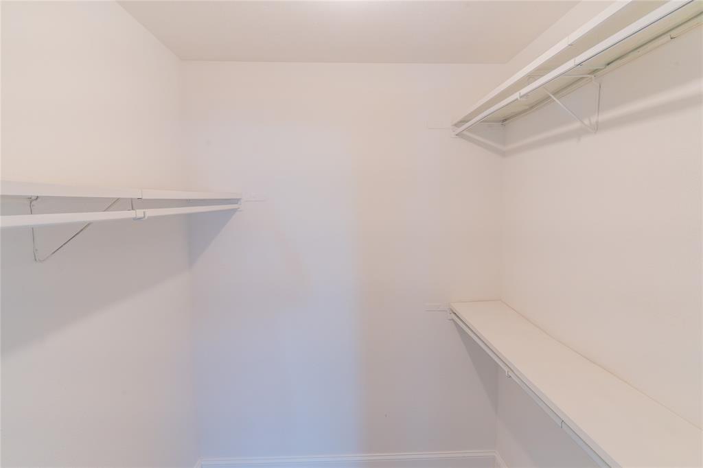 Oaks 04 - Residential Lease