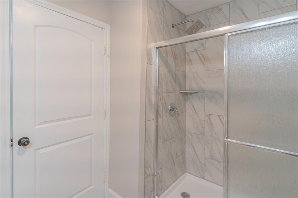 Oaks 04 - Residential Lease