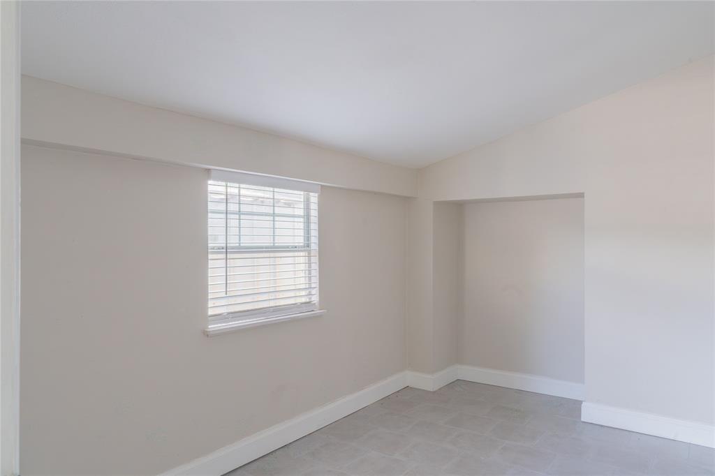 Oaks 04 - Residential Lease