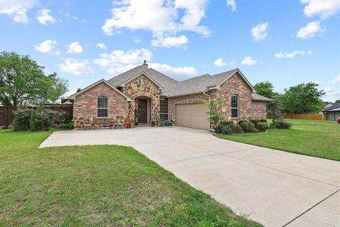 Photo of 603 E Saunders Street, Trenton, TX 75490 (MLS # 21240628)