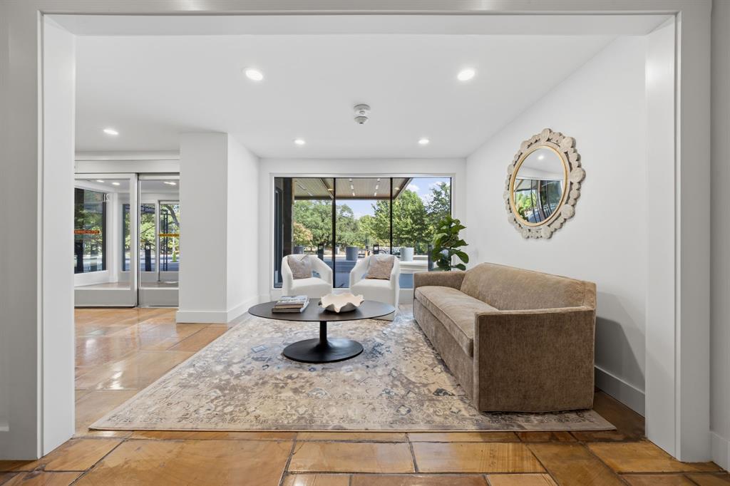 3883 Turtle Creek Boulevard 909