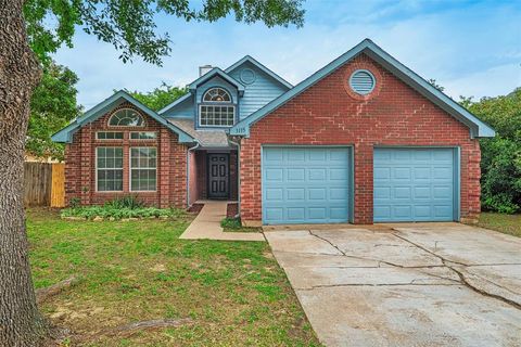 1115 Cherrytree Drive Arlington TX 76001
