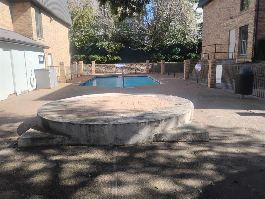 CAMBRIDGE CONDOS - Residential