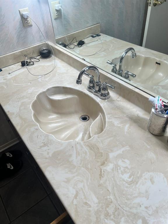 CAMBRIDGE CONDOS - Residential