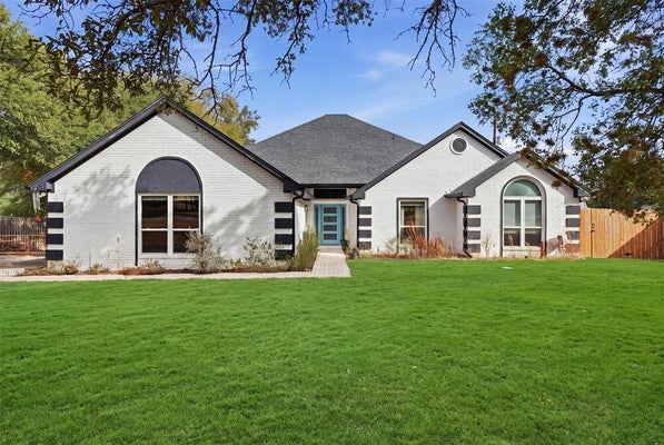 3901 DEL RIO CT, GRANBURY, TX 76049 - Image a9f80d20fade8dee42db7c3f11fefce3/237893911