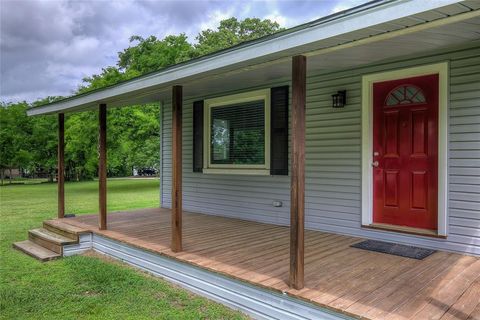 Photo of 10065 Comanche, Quinlan, TX 75474 (MLS # 21281512)