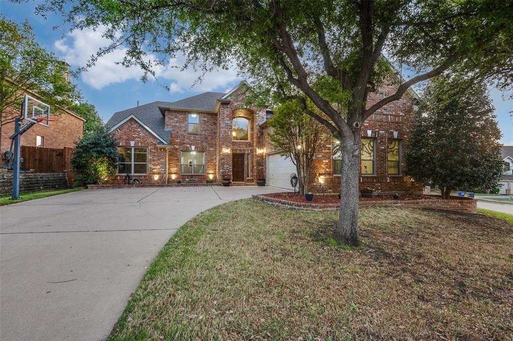 910 Forest Park Court