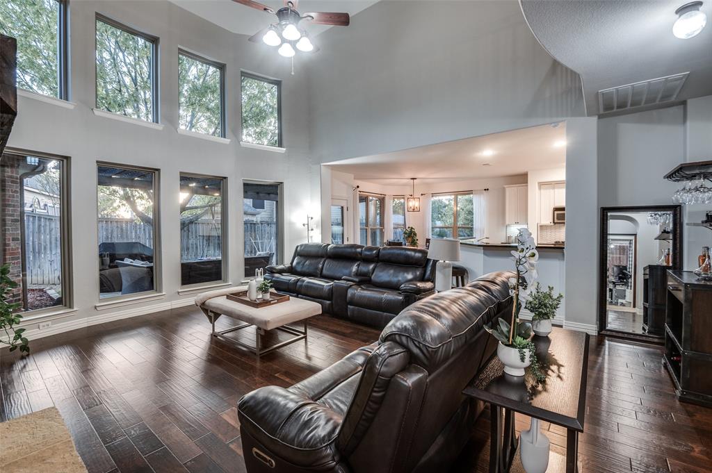 910 Forest Park Court