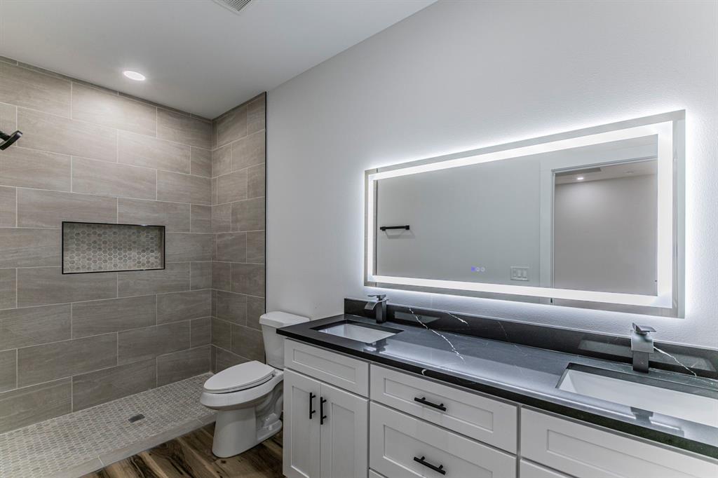 Point La Vista - Residential