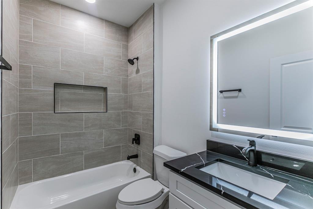 Point La Vista - Residential