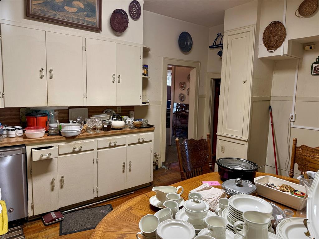 Western - Commercial Sale