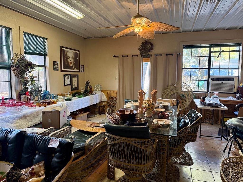 Western - Commercial Sale