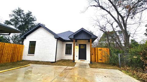 Photo of 1700 Kendolph Dr #ADU, Denton, TX 76205 (MLS # 21351712)