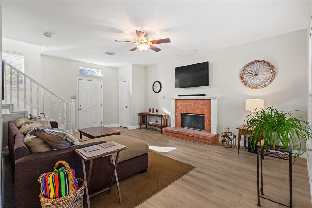 2716 Chatsworth Drive