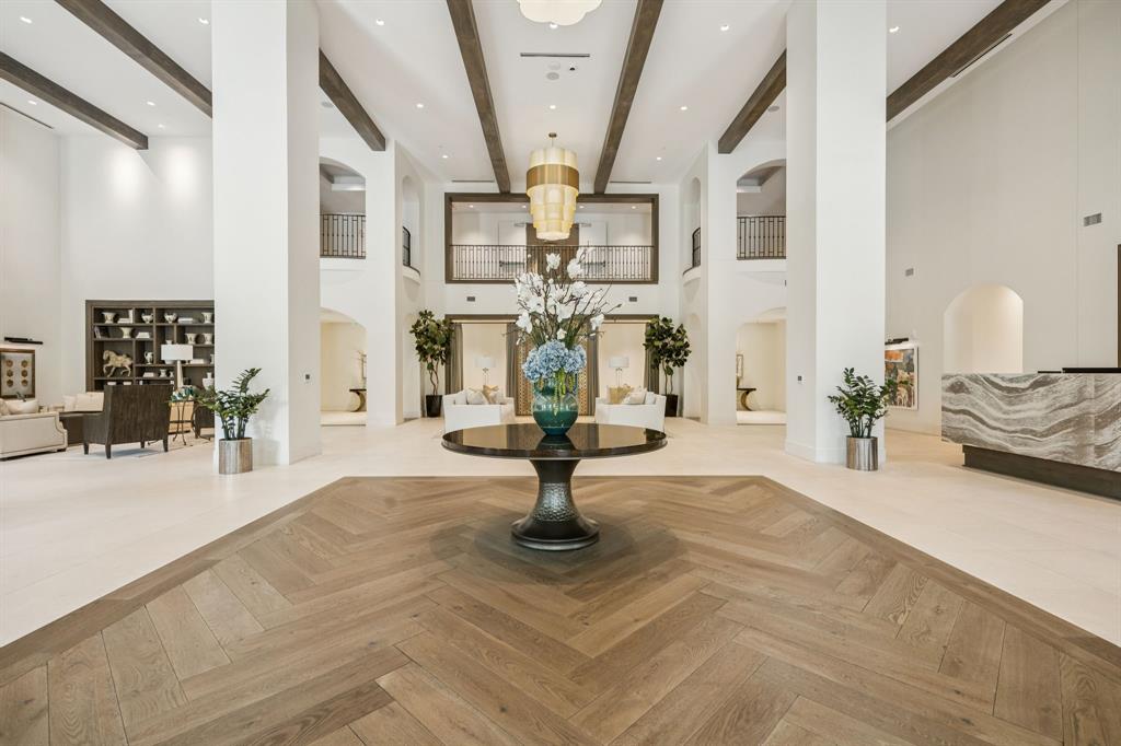 Lakeside Tower - Residential