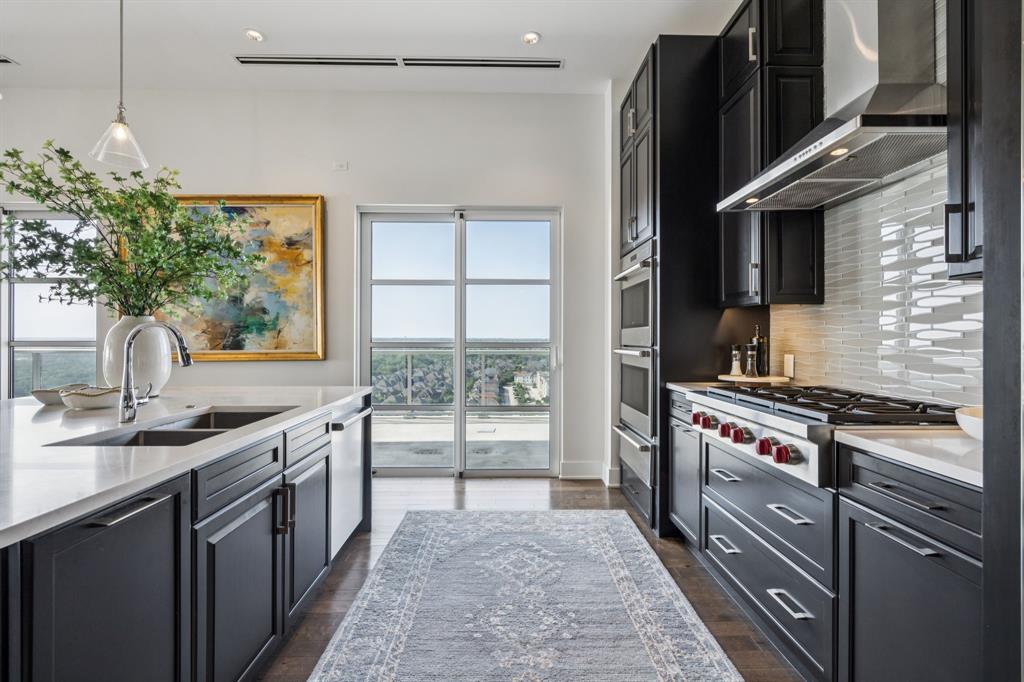 Lakeside Tower - Residential