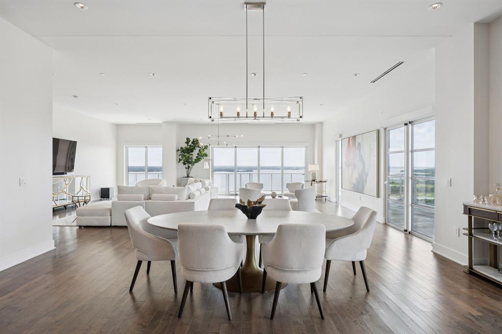 Lakeside Tower - Residential