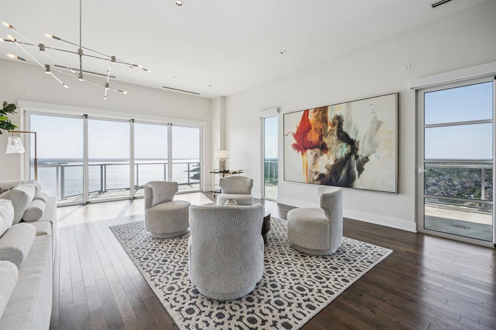 Lakeside Tower - Residential