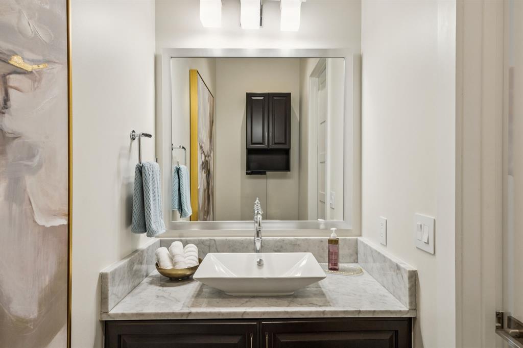 Lakeside Tower - Residential