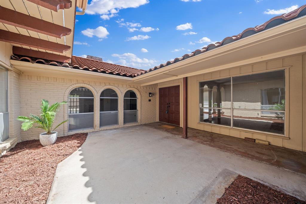 416 Forest Grove Drive