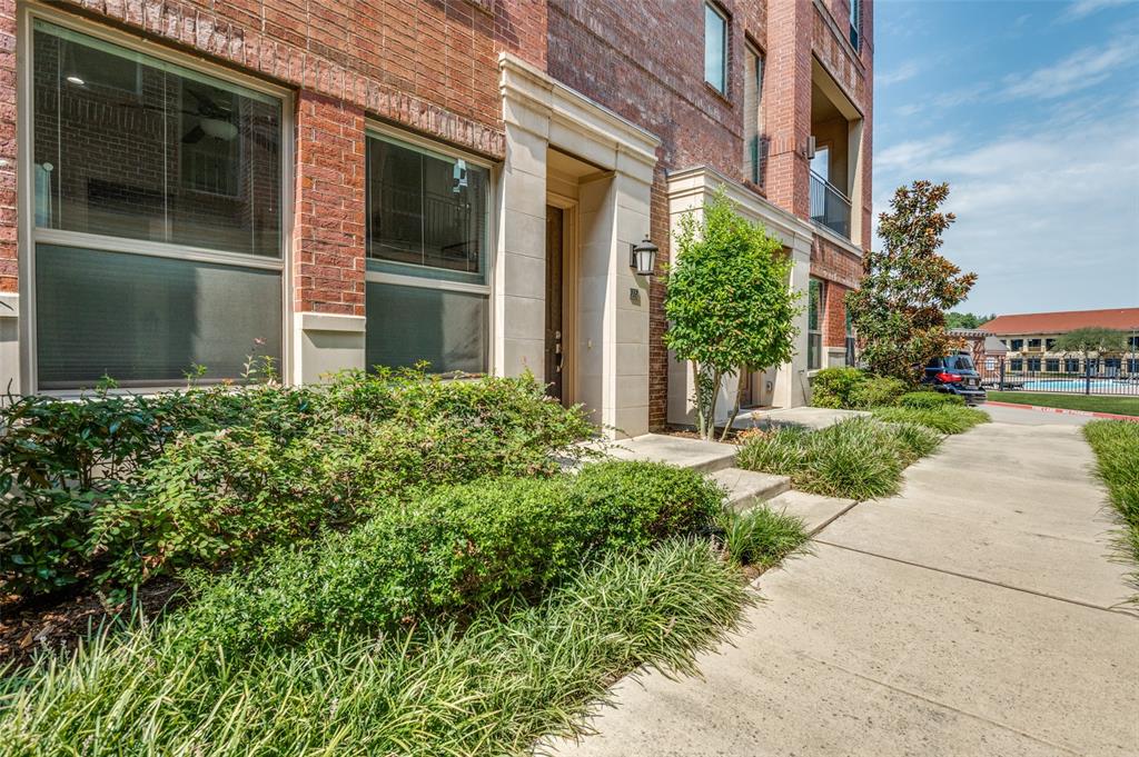 101 Decker Drive 605