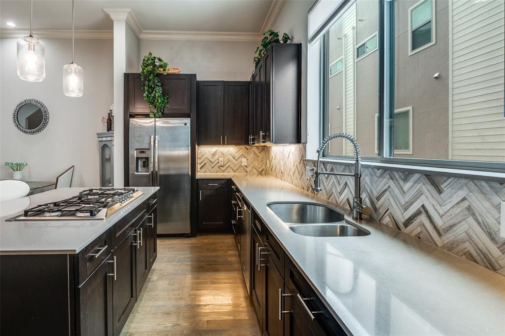 101 Decker Drive 605