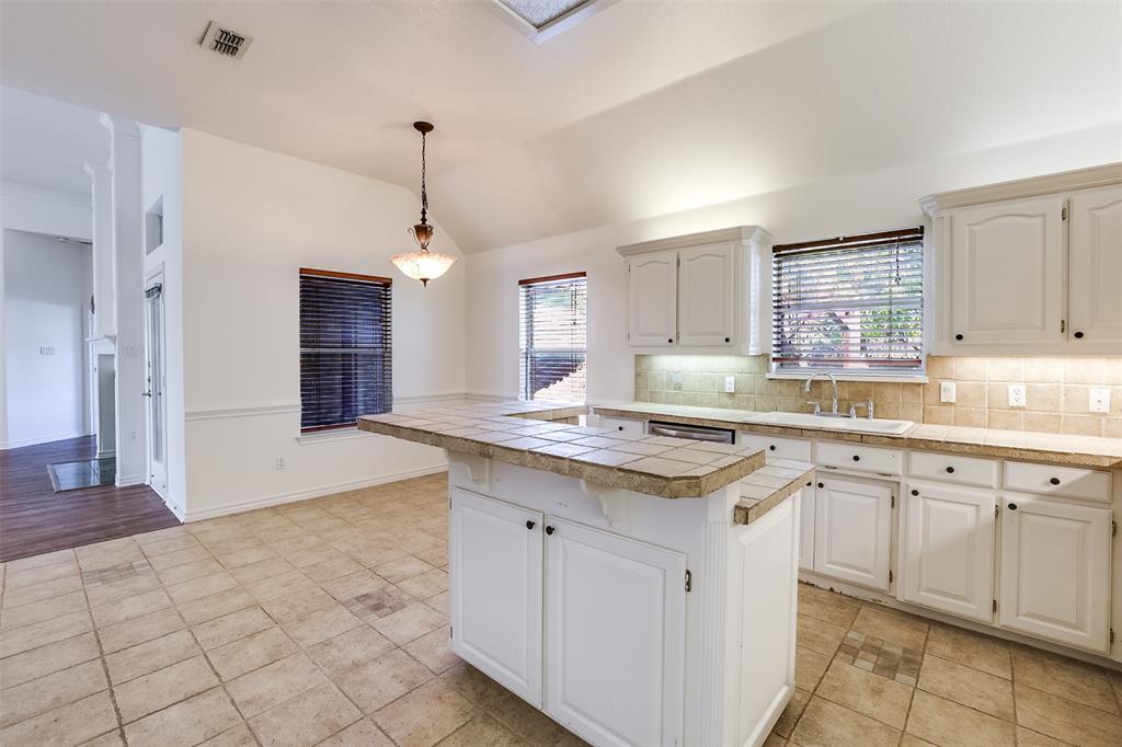 Bellaire Country Place Add - Residential Lease