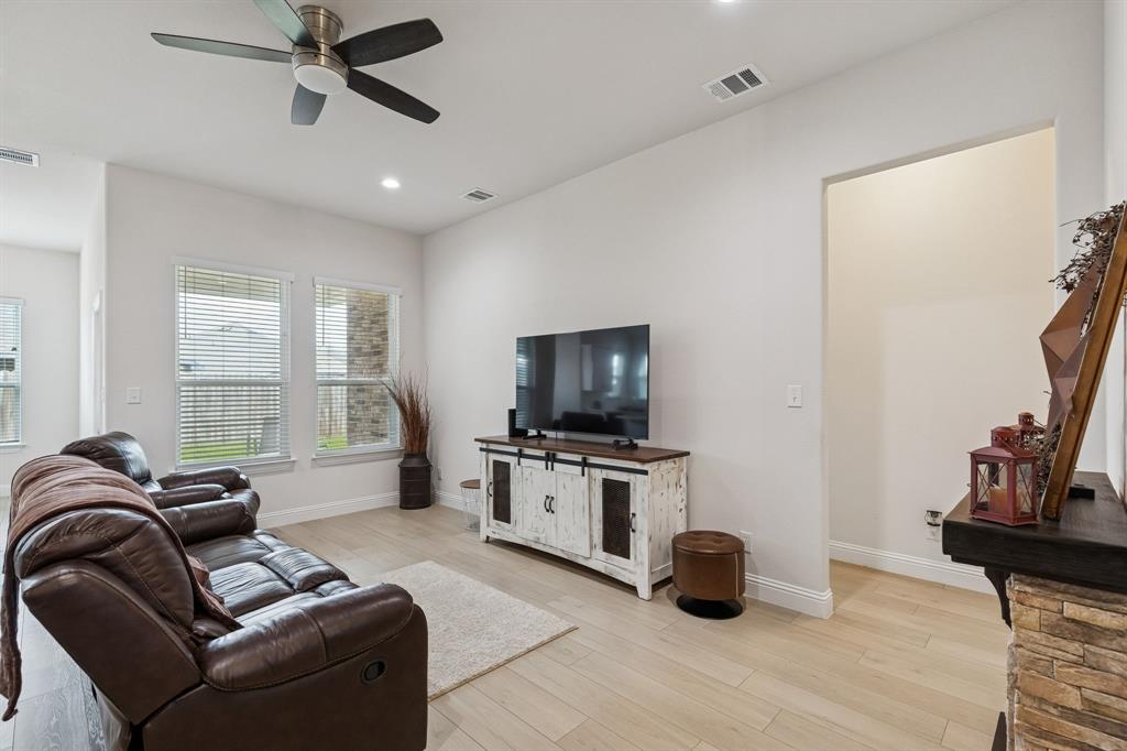 Mustang Crk - Residential