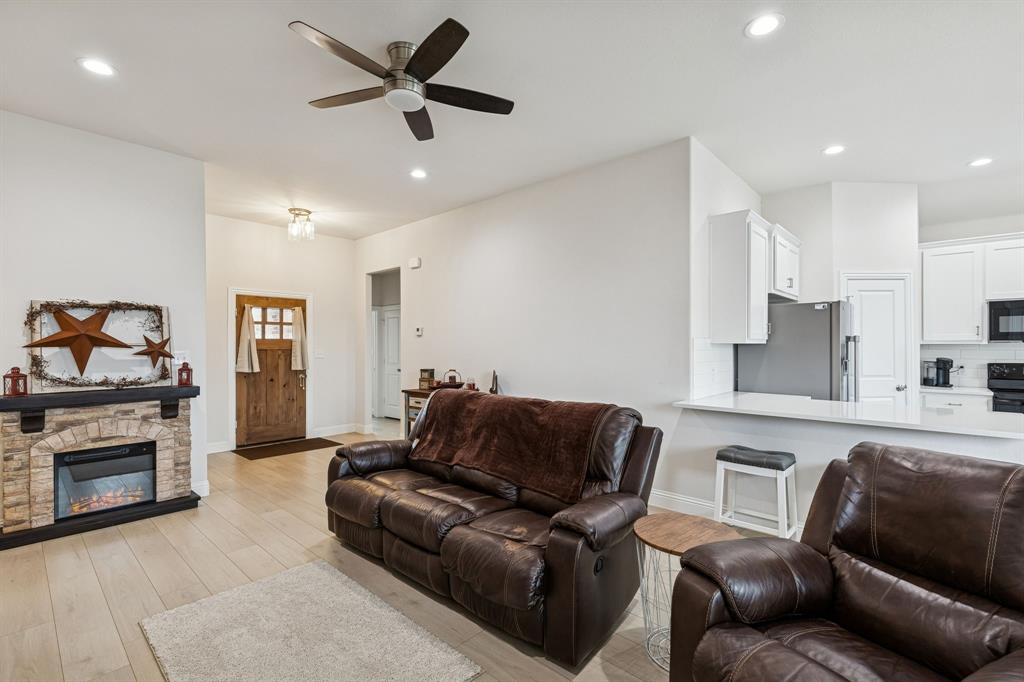 Mustang Crk - Residential