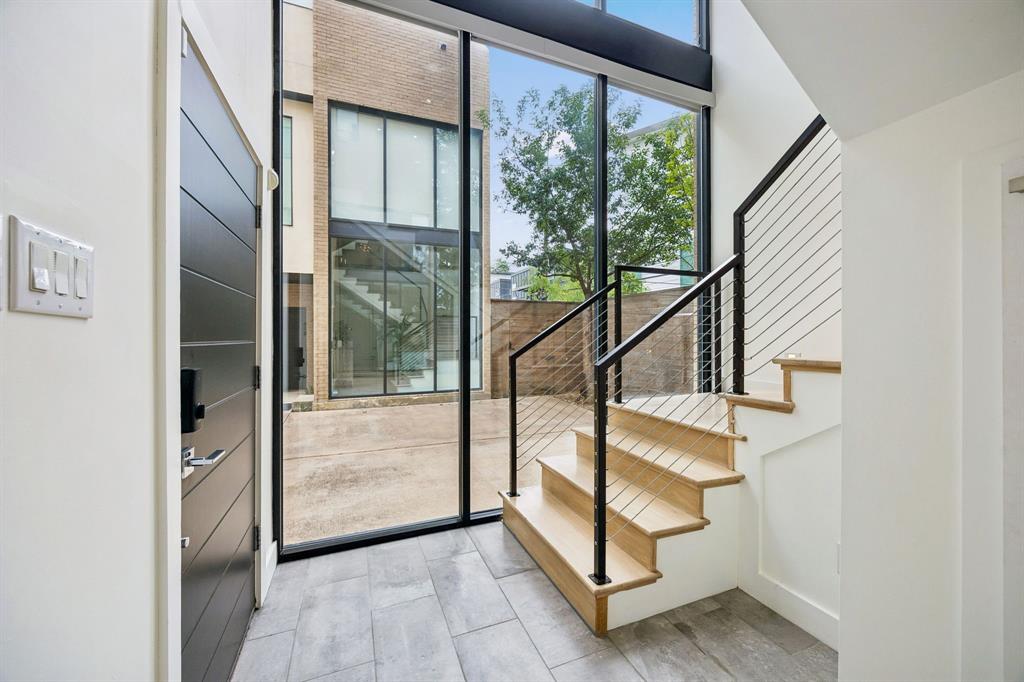 1851 Summit Avenue 4