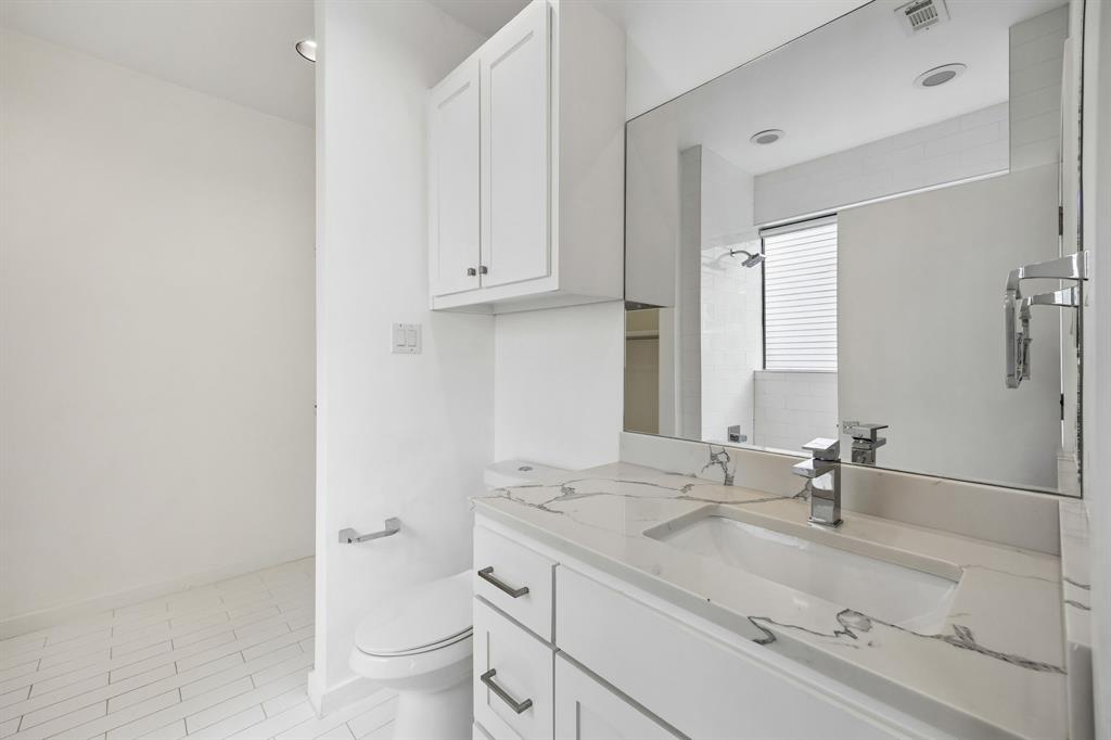 1851-1847 Summit Ave Condos - Residential