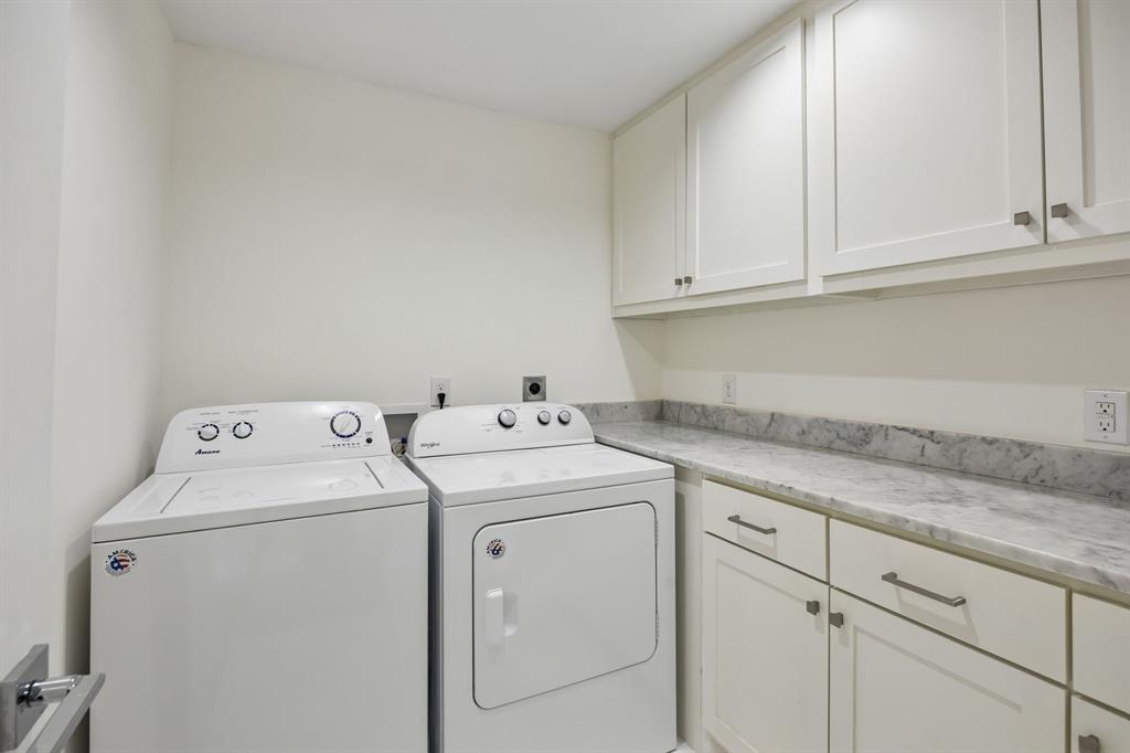 1851-1847 Summit Ave Condos - Residential