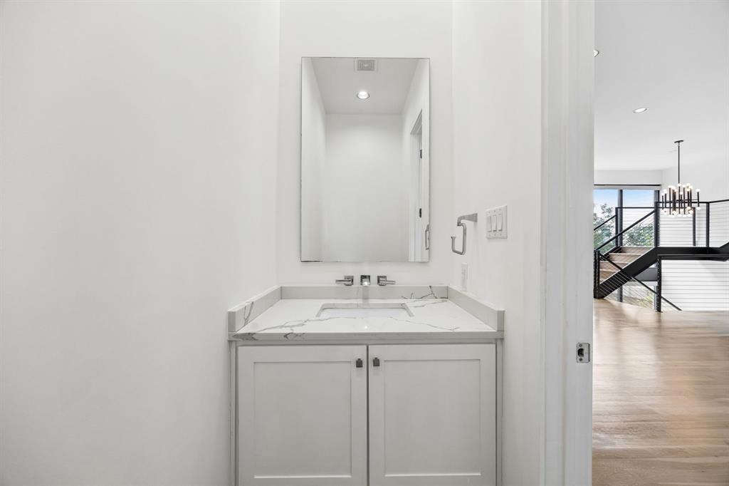 1851-1847 Summit Ave Condos - Residential