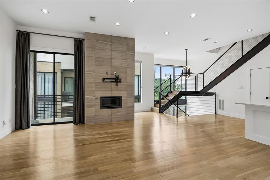 1851-1847 Summit Ave Condos - Residential