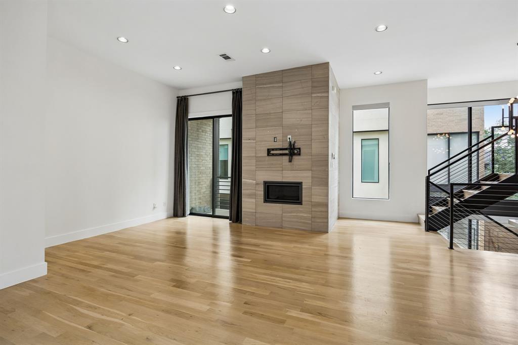 1851-1847 Summit Ave Condos - Residential