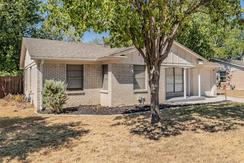 Photo of 3562 Paint Trail, Fort Worth, TX 76116 (MLS # 21392941)