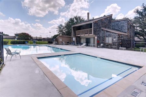 2700 Stonehaven Court Irving TX 75038