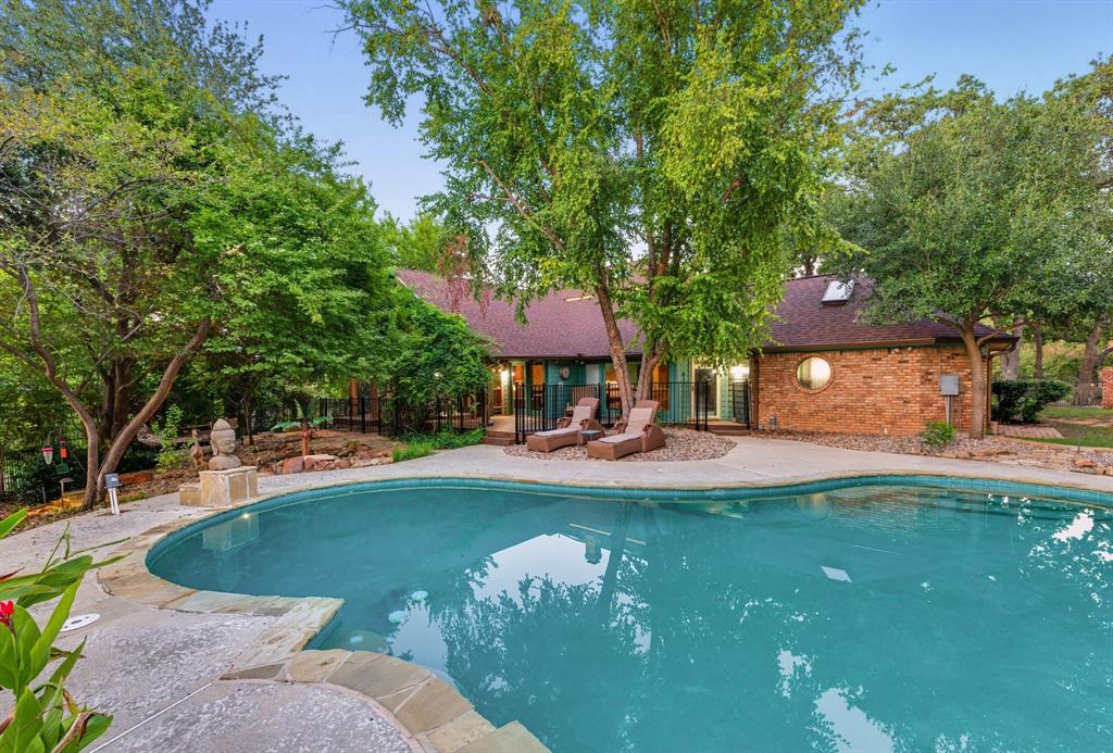 Woodland Hills Colleyville - Residential