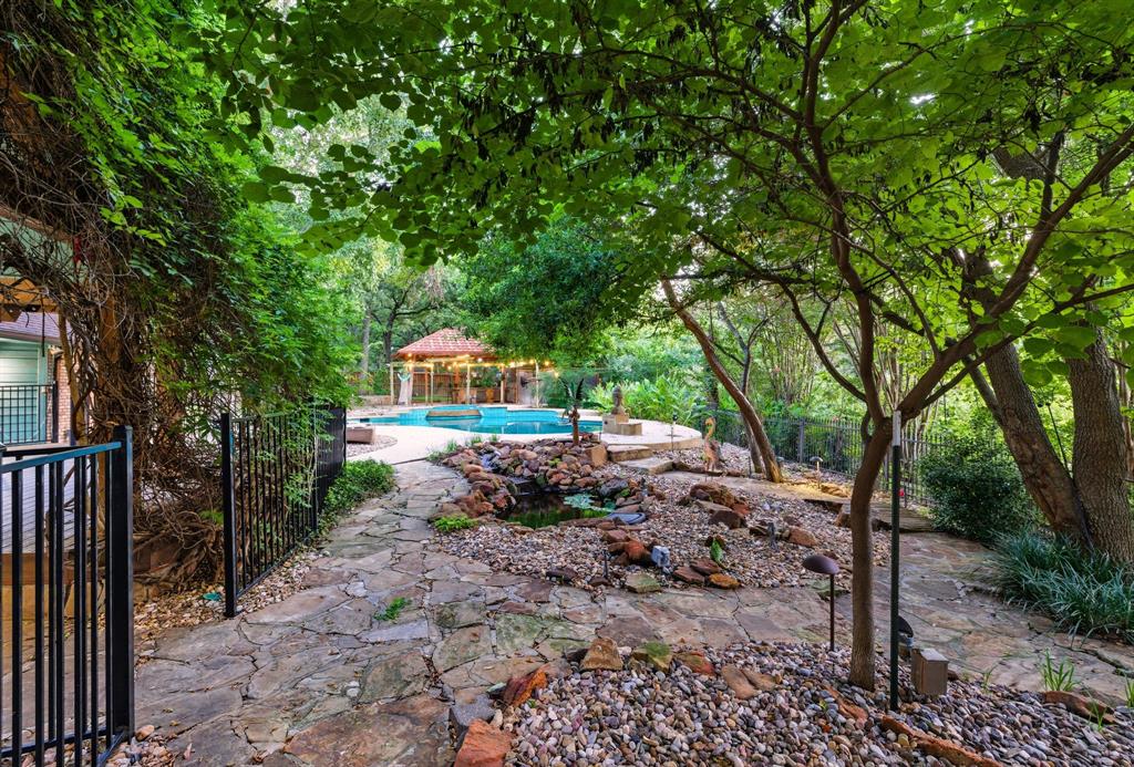 Woodland Hills Colleyville - Residential