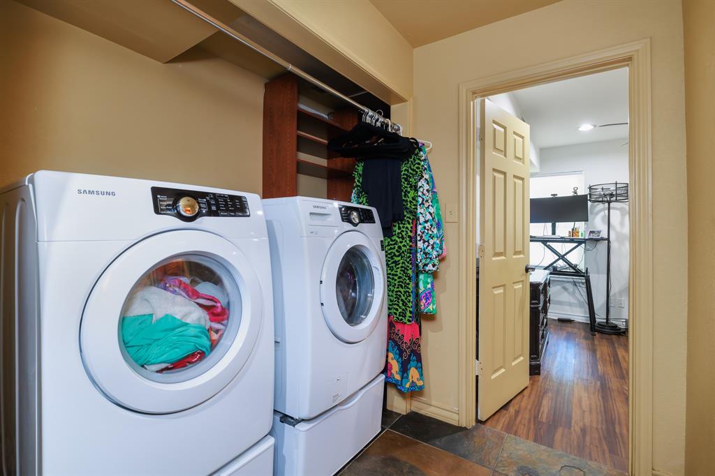 Woodland Hills Colleyville - Residential