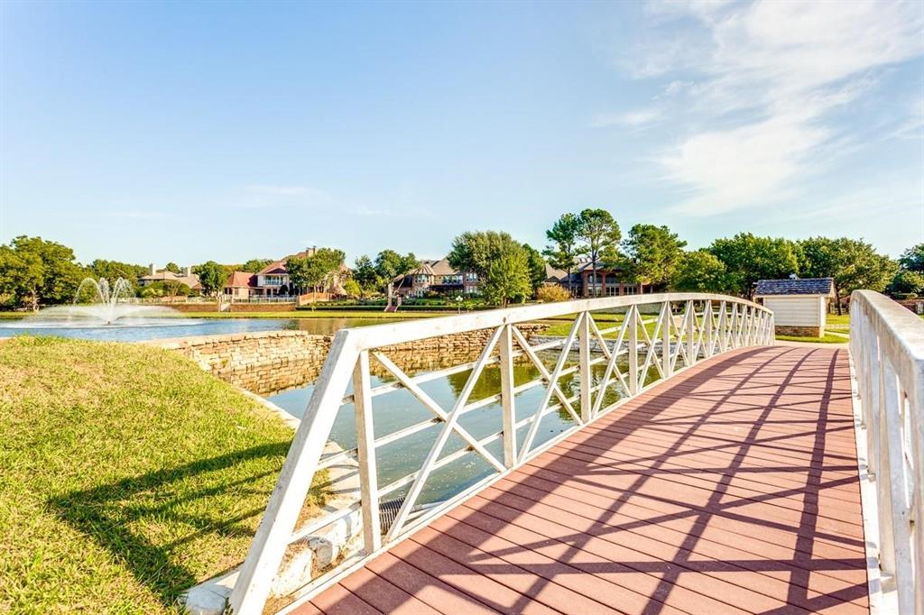 Woodland Hills Colleyville - Residential